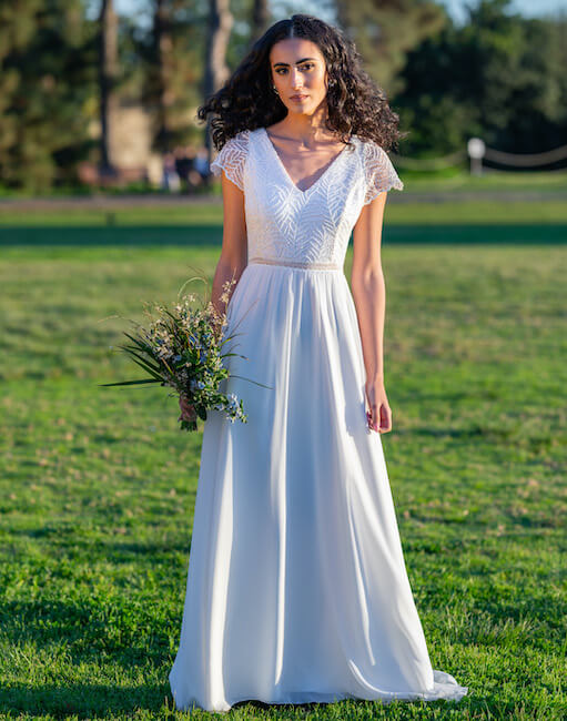 שמלת כלה עדינה