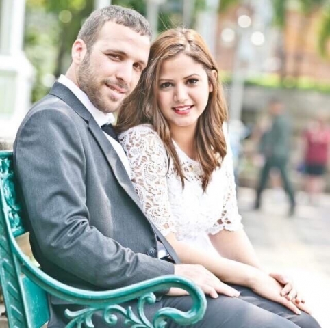 שמלה לבנה צנועה לטראש דה דרס